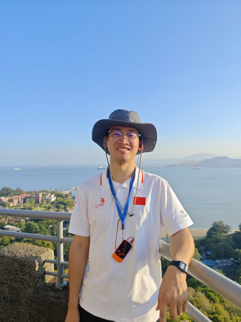 田闰1.jpg